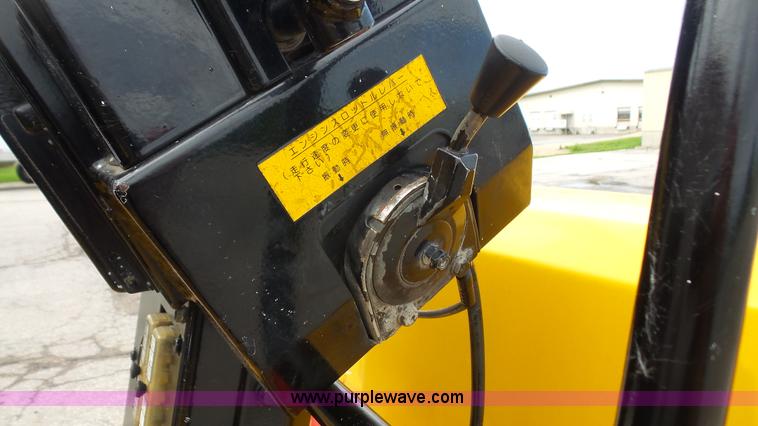 image for item K4594 Dynapac CC142C II pneumatic drum roller