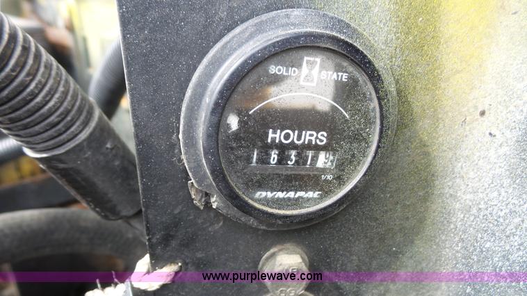 image for item K4594 Dynapac CC142C II pneumatic drum roller