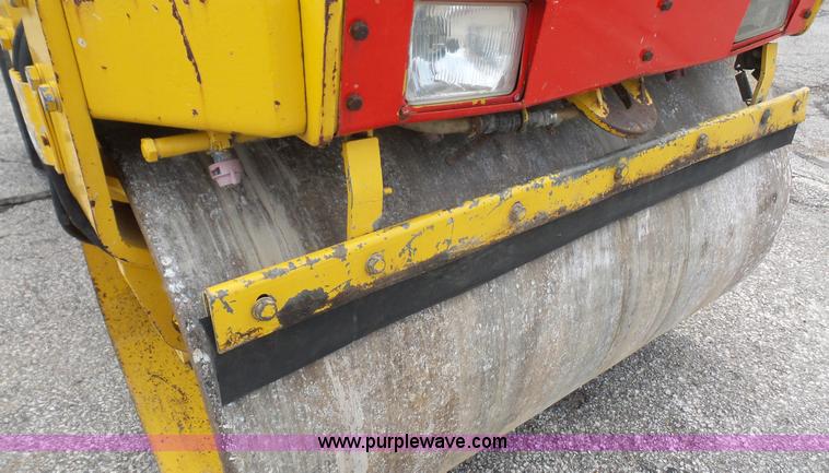 image for item K4594 Dynapac CC142C II pneumatic drum roller