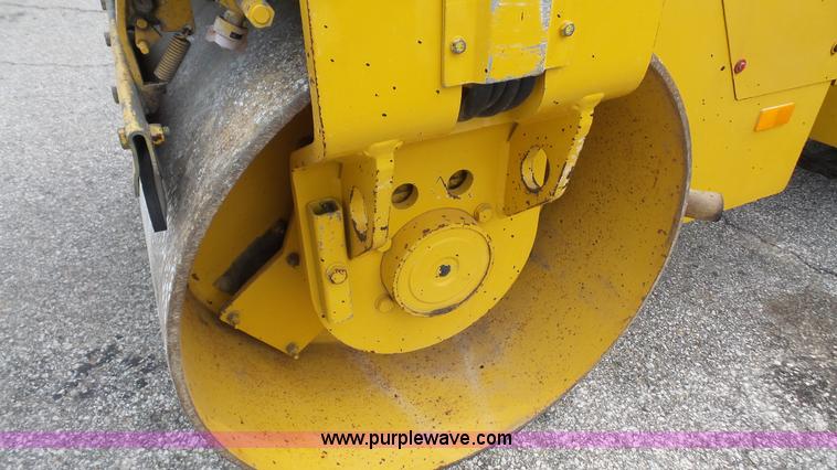 image for item K4594 Dynapac CC142C II pneumatic drum roller