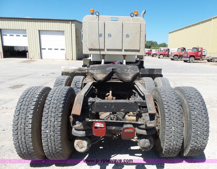 image for item K4705 1995 Kenworth T600B semi truck