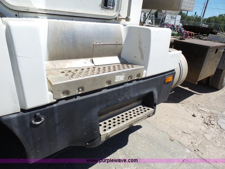 image for item K4705 1995 Kenworth T600B semi truck