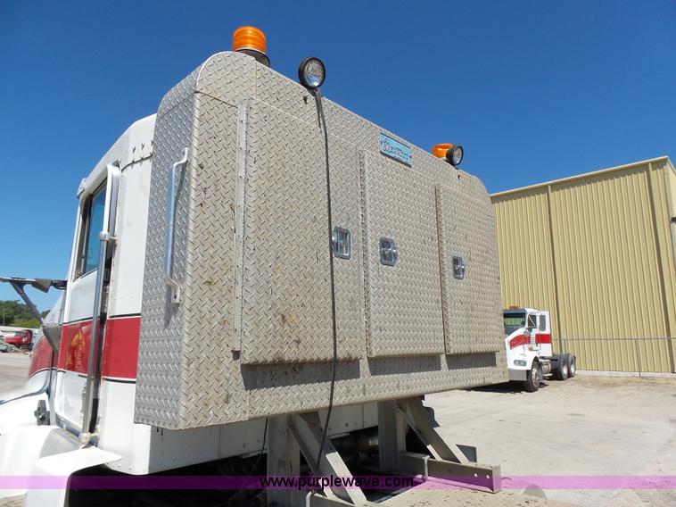 image for item K4705 1995 Kenworth T600B semi truck