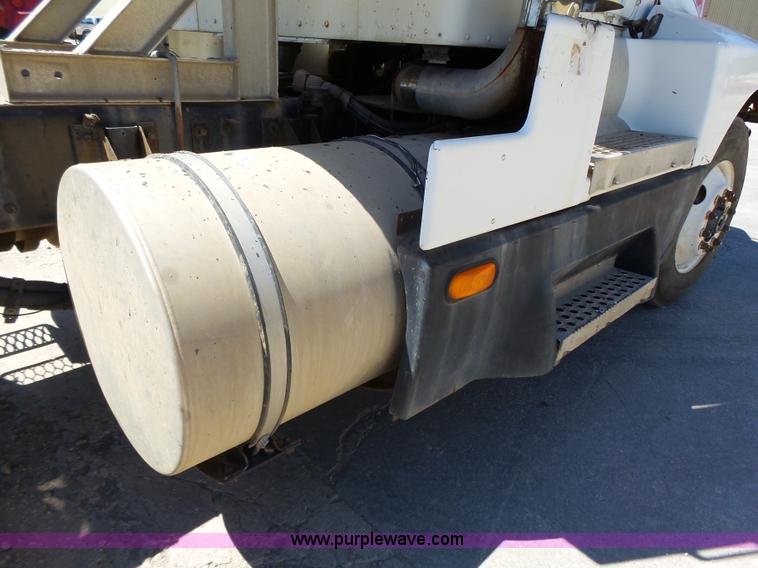 image for item K4705 1995 Kenworth T600B semi truck