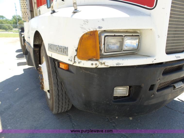 image for item K4705 1995 Kenworth T600B semi truck