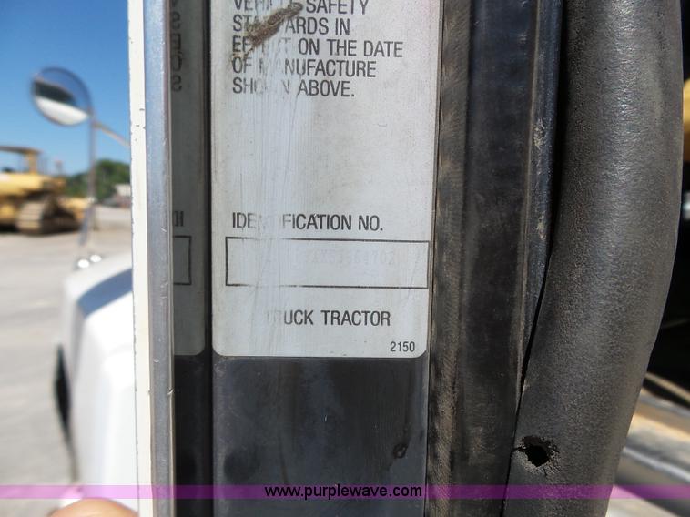 image for item K4705 1995 Kenworth T600B semi truck