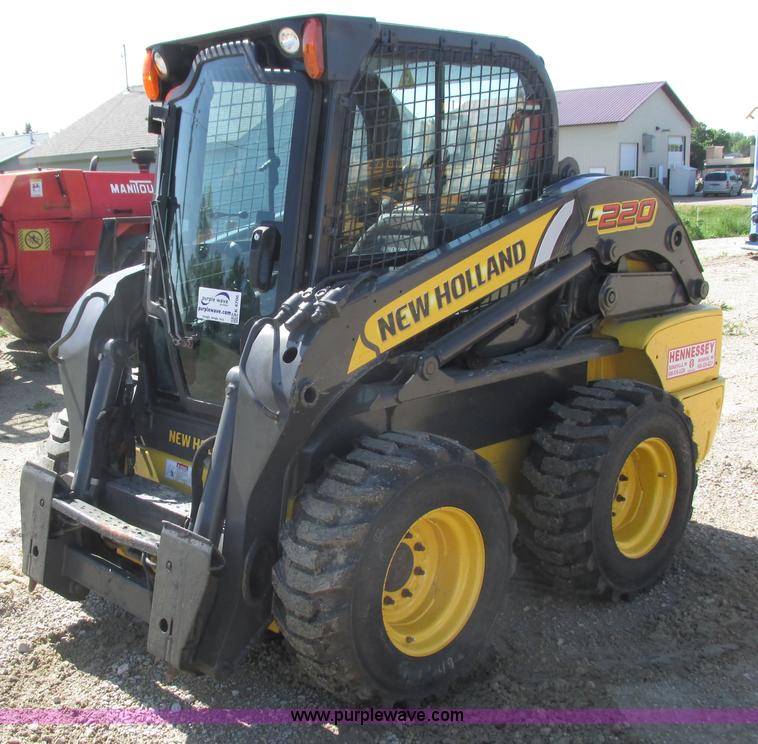 image for item K4706 2013 New Holland L220 skid steer