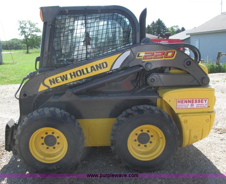 image for item K4706 2013 New Holland L220 skid steer