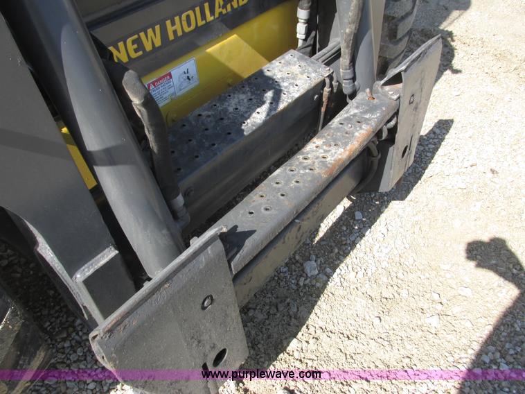 image for item K4706 2013 New Holland L220 skid steer