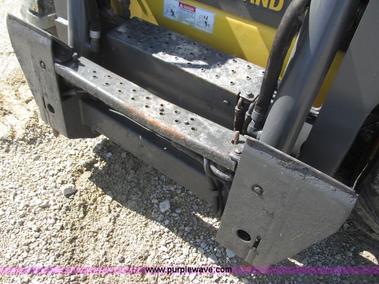 image for item K4706 2013 New Holland L220 skid steer