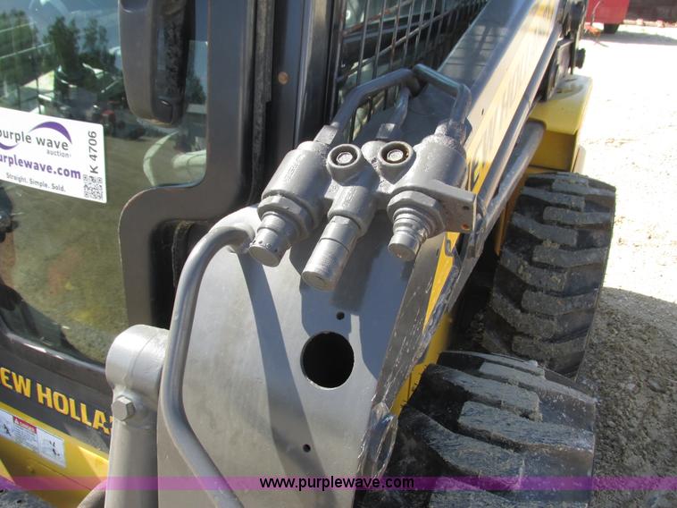 image for item K4706 2013 New Holland L220 skid steer