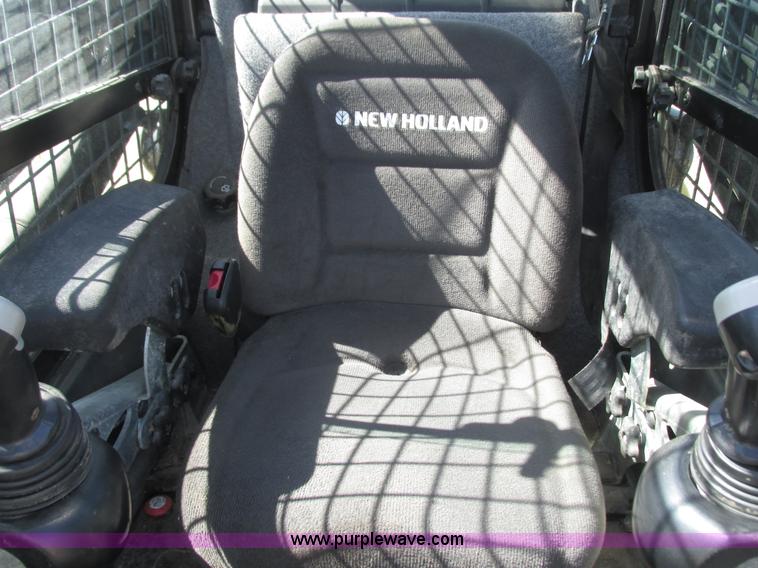 image for item K4706 2013 New Holland L220 skid steer