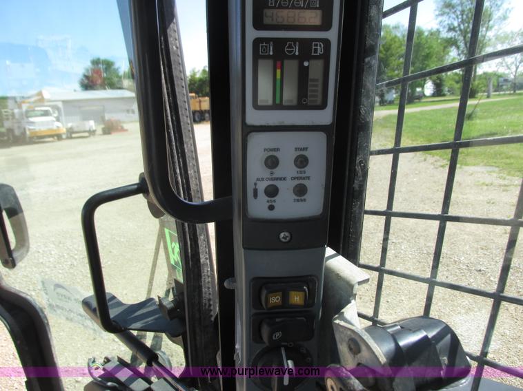 image for item K4706 2013 New Holland L220 skid steer