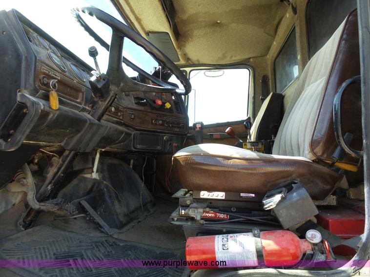 image for item K5275 1987 Freightliner FLC11264 dump truck