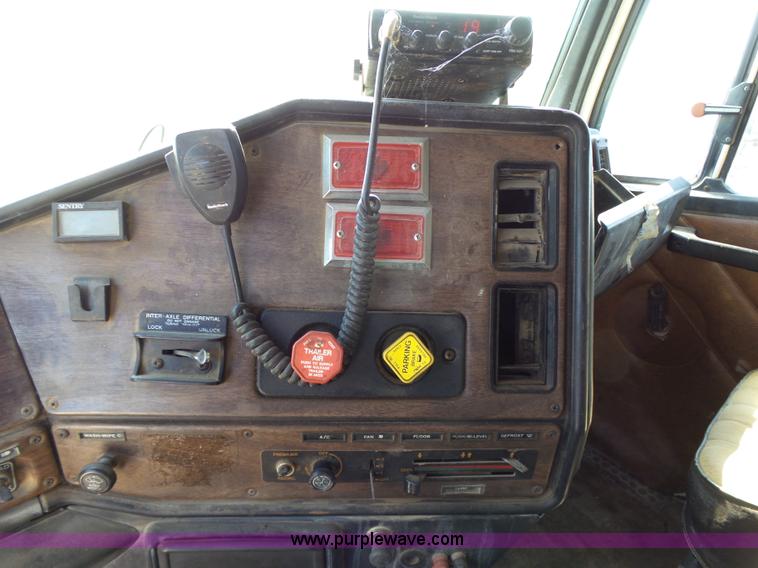 image for item K5275 1987 Freightliner FLC11264 dump truck