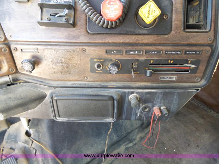 image for item K5275 1987 Freightliner FLC11264 dump truck