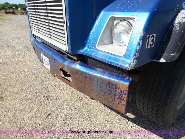 image for item K5275 1987 Freightliner FLC11264 dump truck