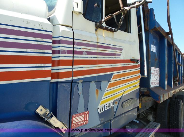 image for item K5275 1987 Freightliner FLC11264 dump truck