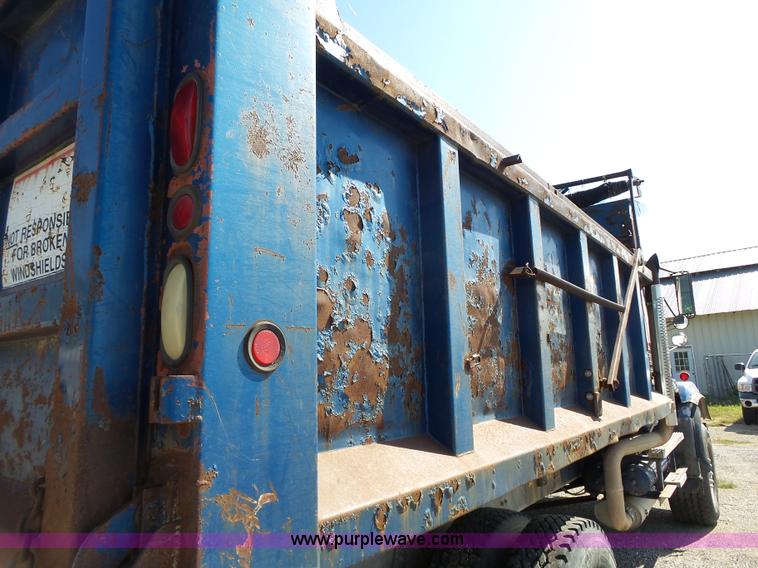 image for item K5275 1987 Freightliner FLC11264 dump truck