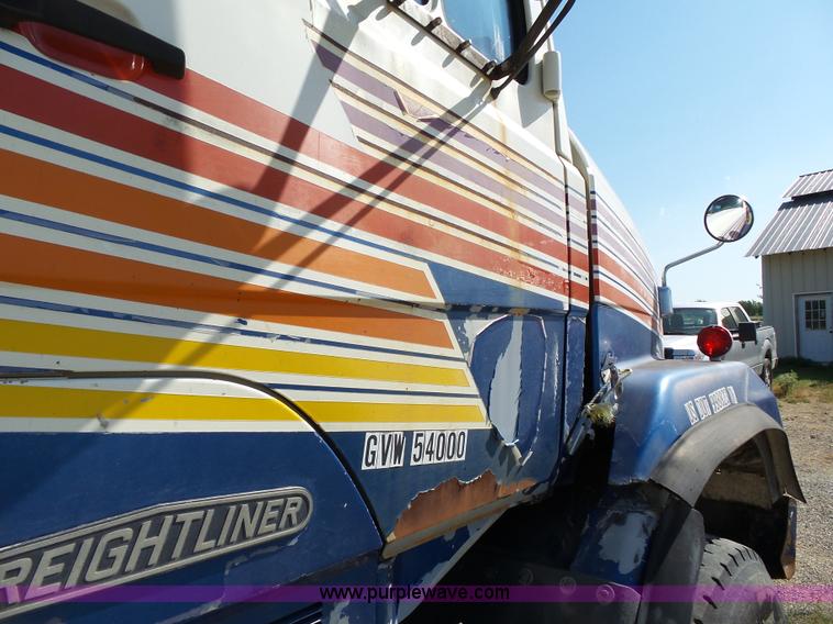 image for item K5275 1987 Freightliner FLC11264 dump truck