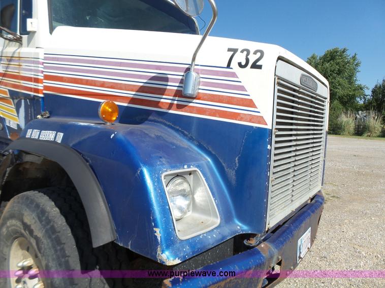 image for item K5275 1987 Freightliner FLC11264 dump truck