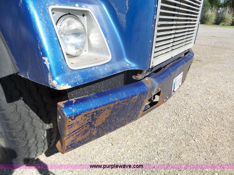 image for item K5275 1987 Freightliner FLC11264 dump truck