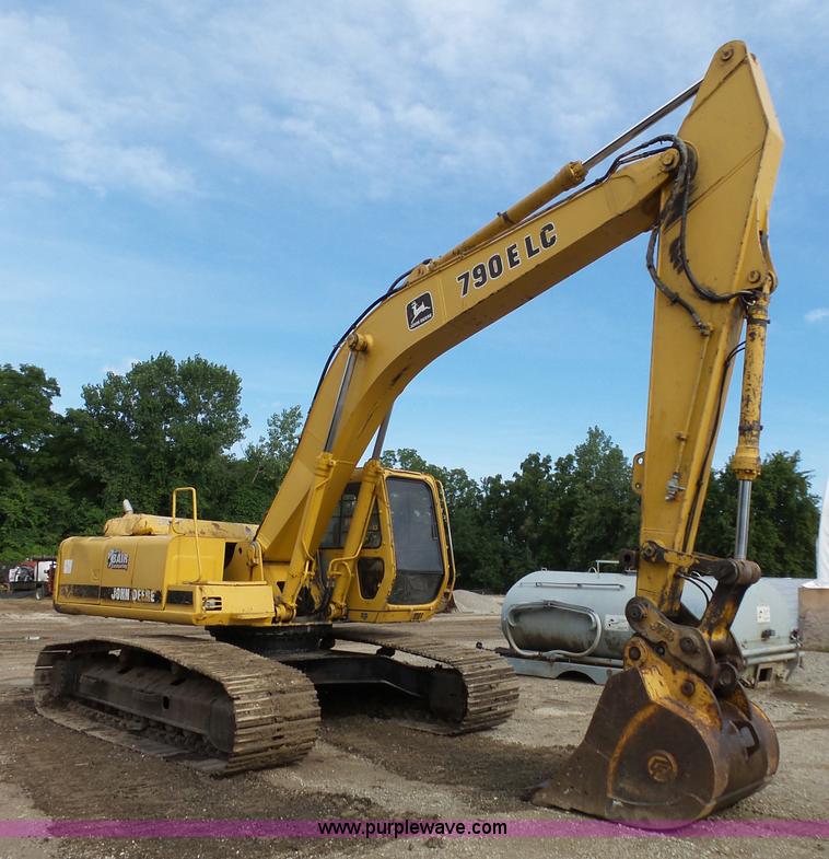 image for item K5313 1997 John Deere 790E LC excavator