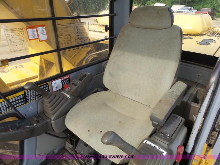 image for item K5313 1997 John Deere 790E LC excavator