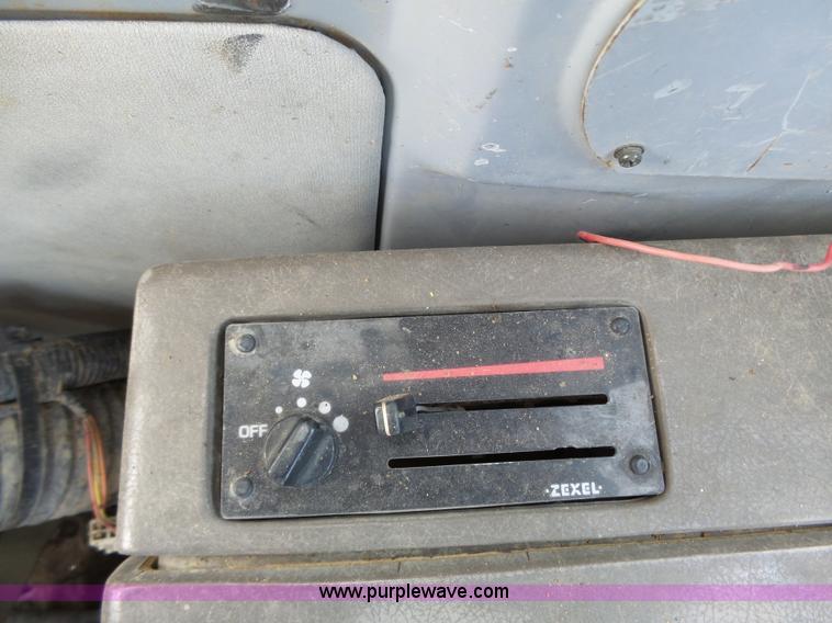 image for item K5313 1997 John Deere 790E LC excavator