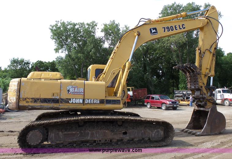 image for item K5315 1995 John Deere 790E LC excavator