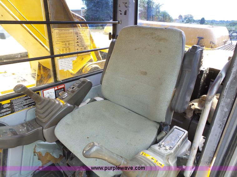 image for item K5315 1995 John Deere 790E LC excavator