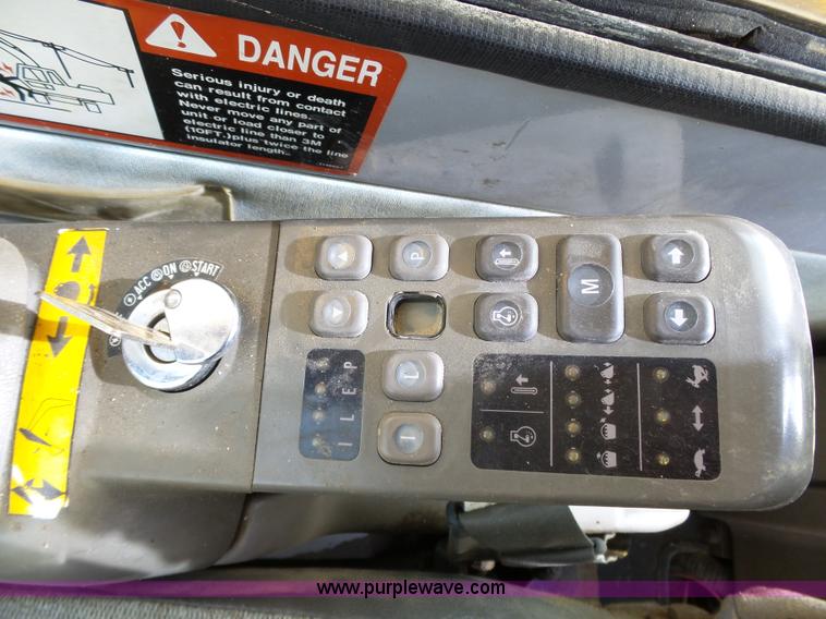 image for item K5315 1995 John Deere 790E LC excavator