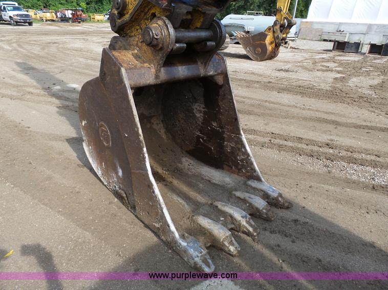 image for item K5315 1995 John Deere 790E LC excavator
