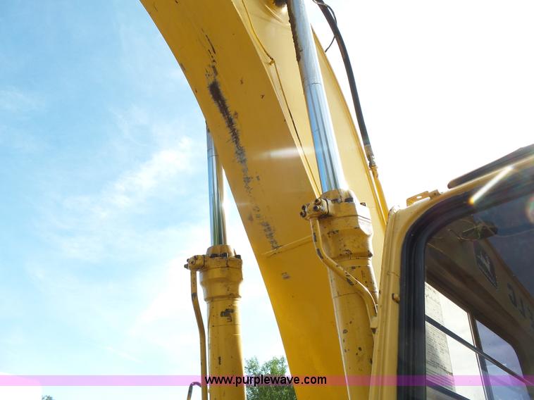 image for item K5315 1995 John Deere 790E LC excavator