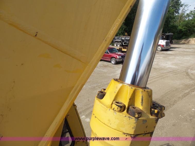 image for item K5315 1995 John Deere 790E LC excavator