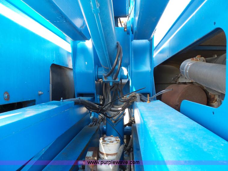 image for item K5325 2004 Genie Z60/34 boom lift