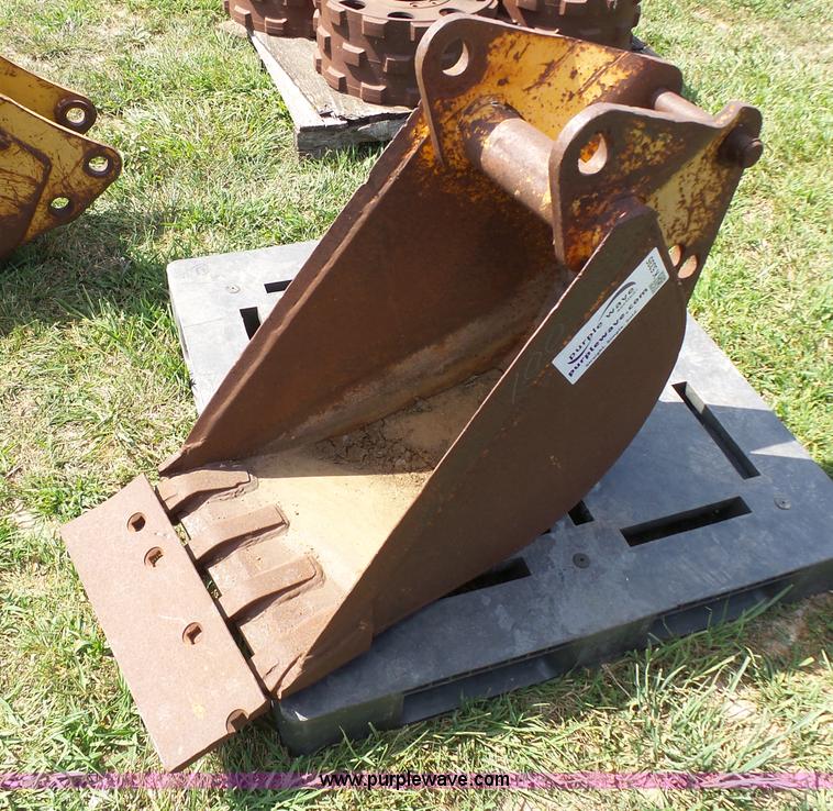 image for item K5335 Case backhoe bucket