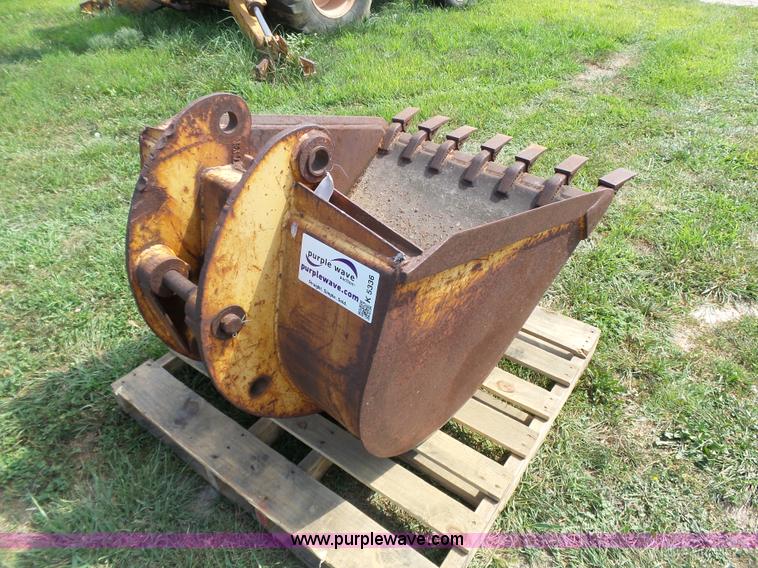 image for item K5336 Case backhoe bucket