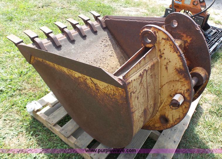 image for item K5336 Case backhoe bucket