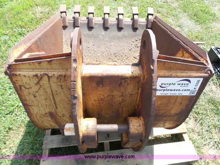 image for item K5336 Case backhoe bucket