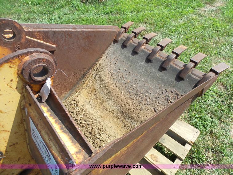 image for item K5336 Case backhoe bucket