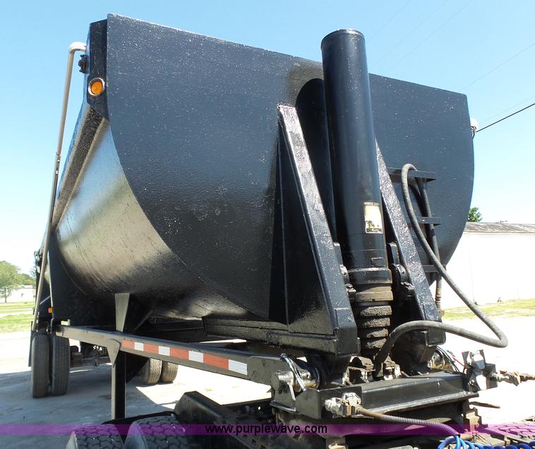 image for item K5340 2002 CTS end dump trailer