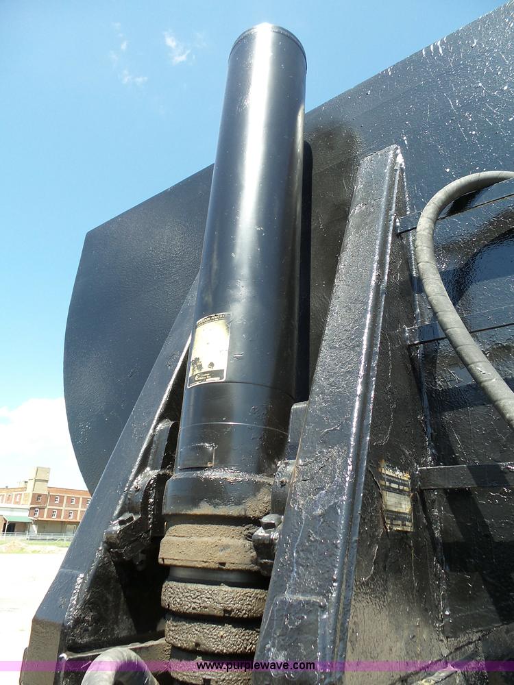 image for item K5340 2002 CTS end dump trailer