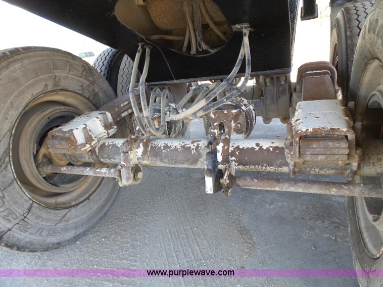 image for item K5340 2002 CTS end dump trailer