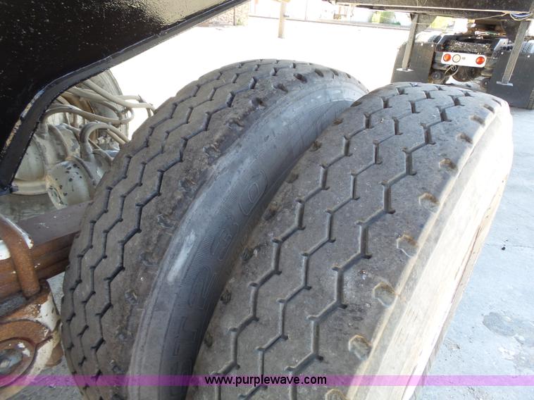 image for item K5340 2002 CTS end dump trailer