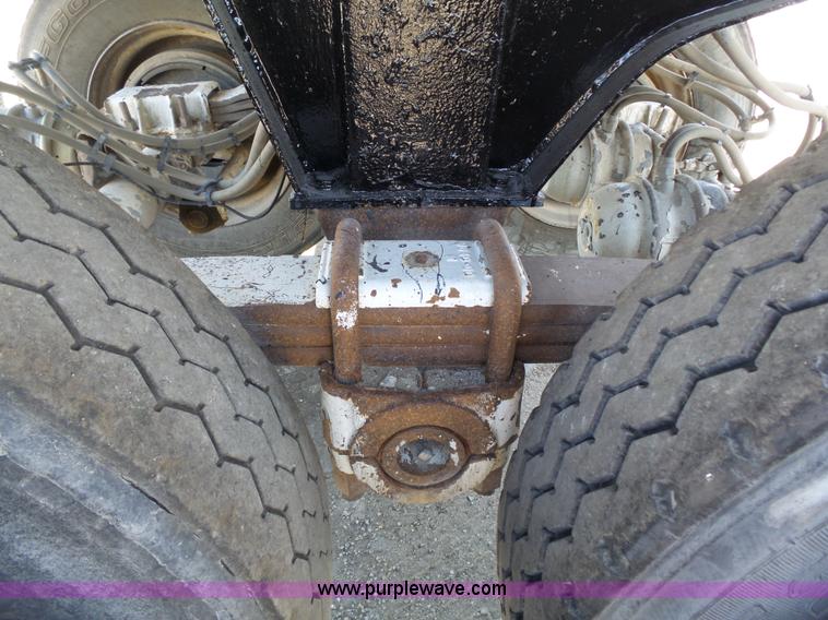 image for item K5340 2002 CTS end dump trailer