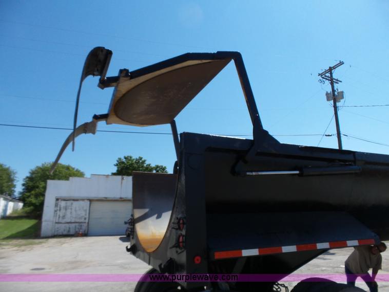 image for item K5340 2002 CTS end dump trailer
