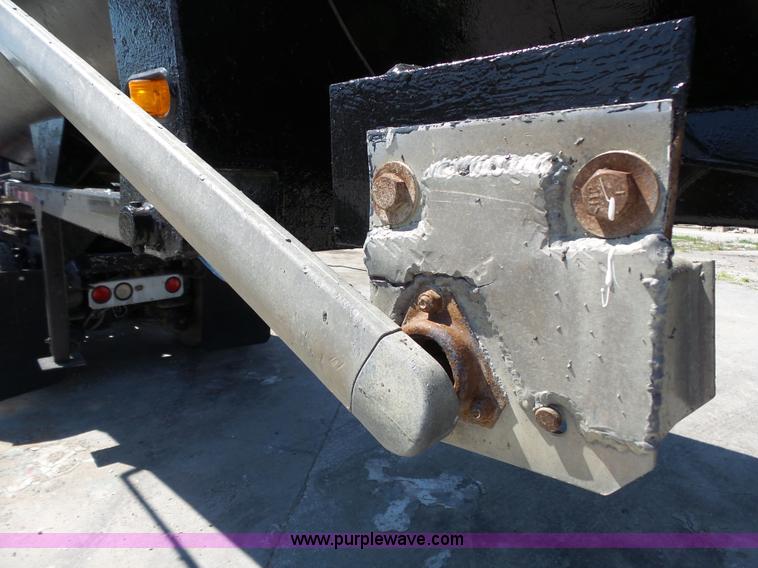 image for item K5340 2002 CTS end dump trailer