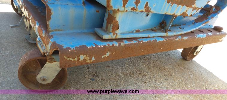 image for item K8400 (4) self dumping hopper