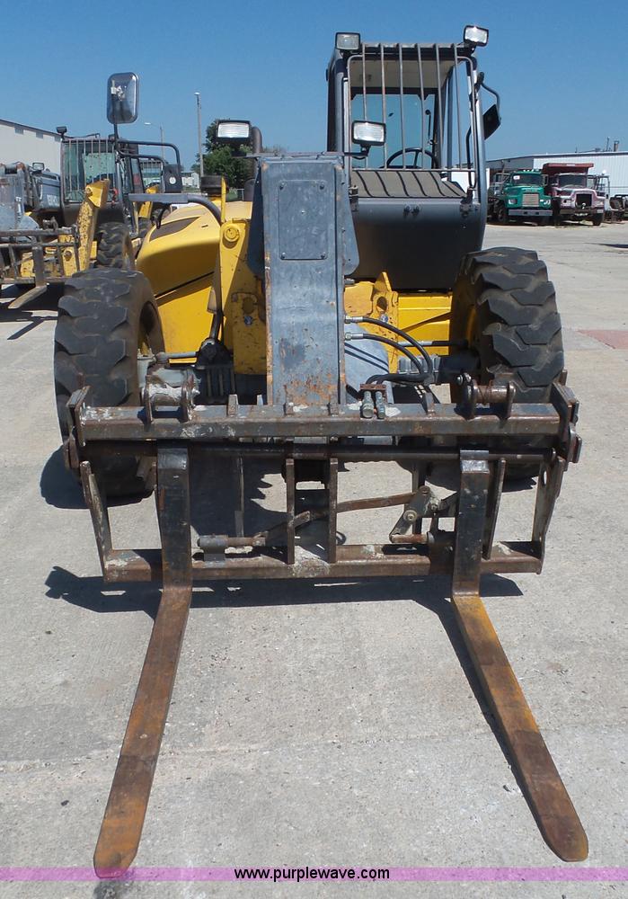 image for item K8404 2000 New Holland LM850 telehandler